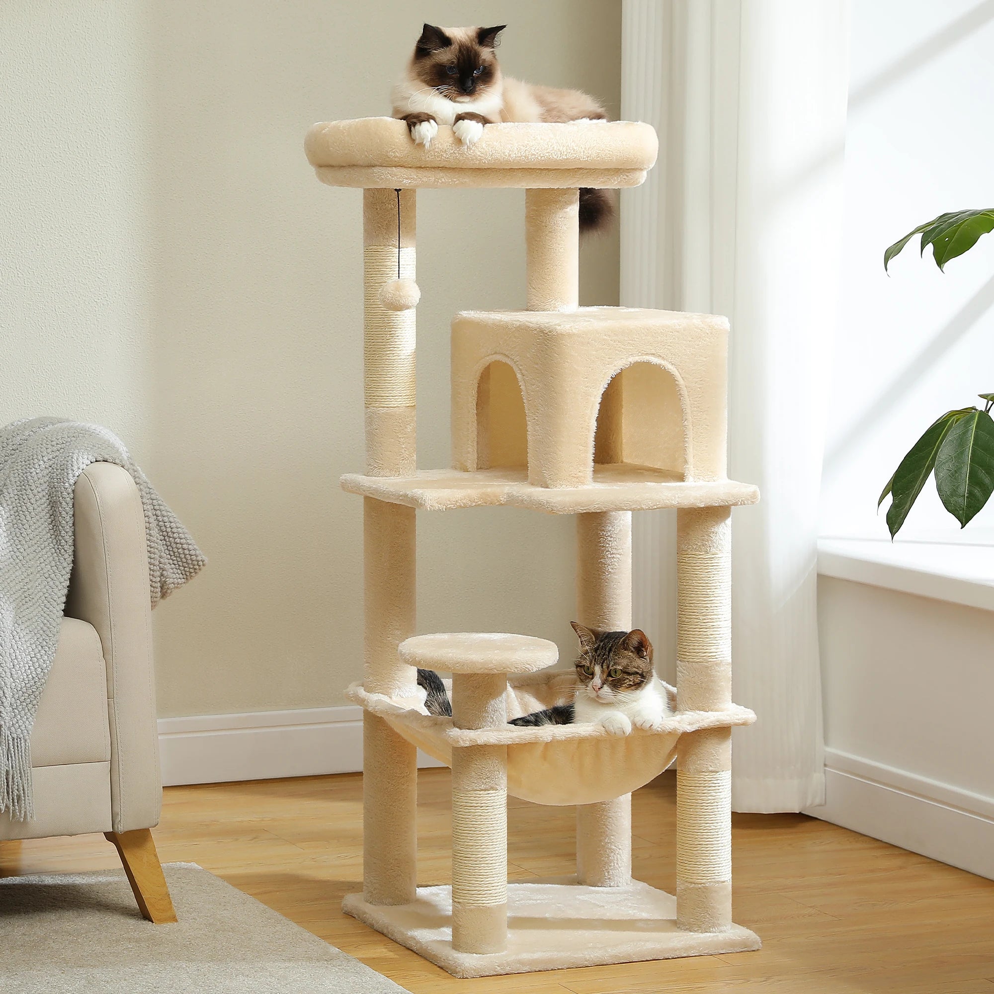 Arbre à chat XXL géant : structure métallique, espace vertical optimisé, solidité maximale